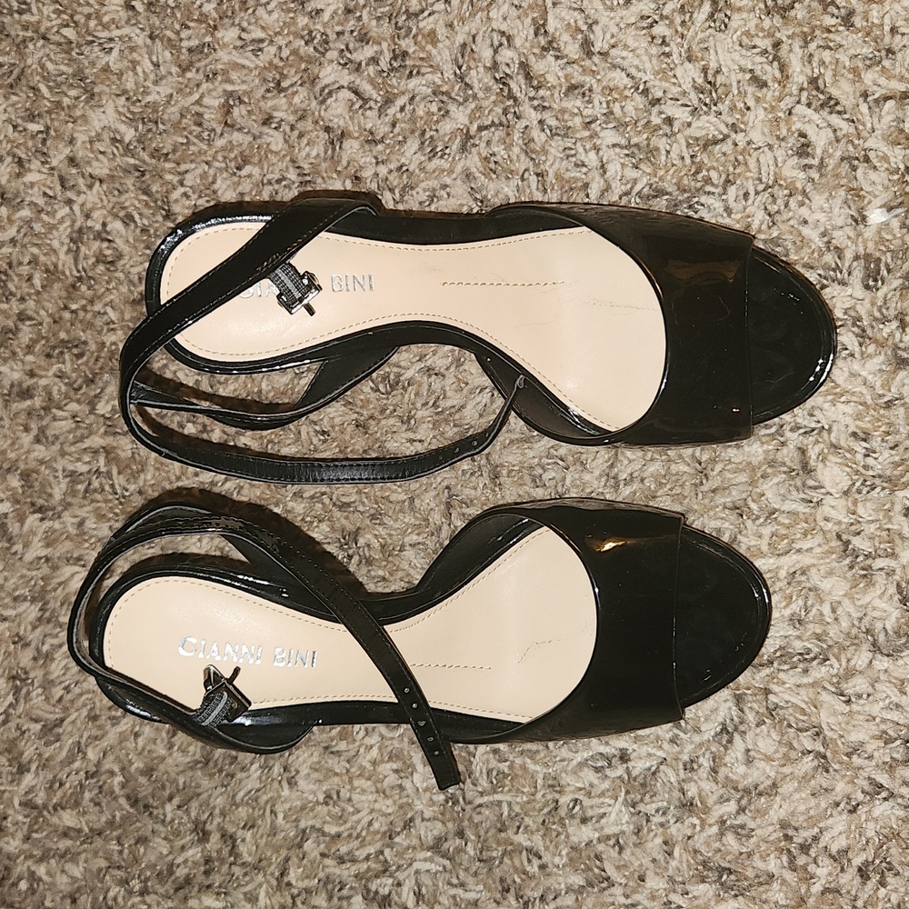 Gianni Bini Black Patent Heels